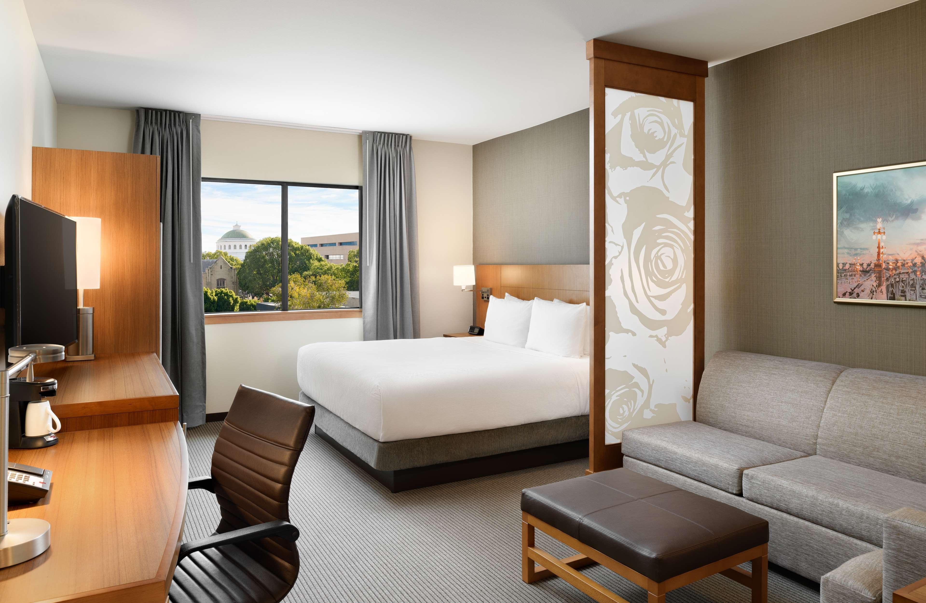 Hyatt Place 3*