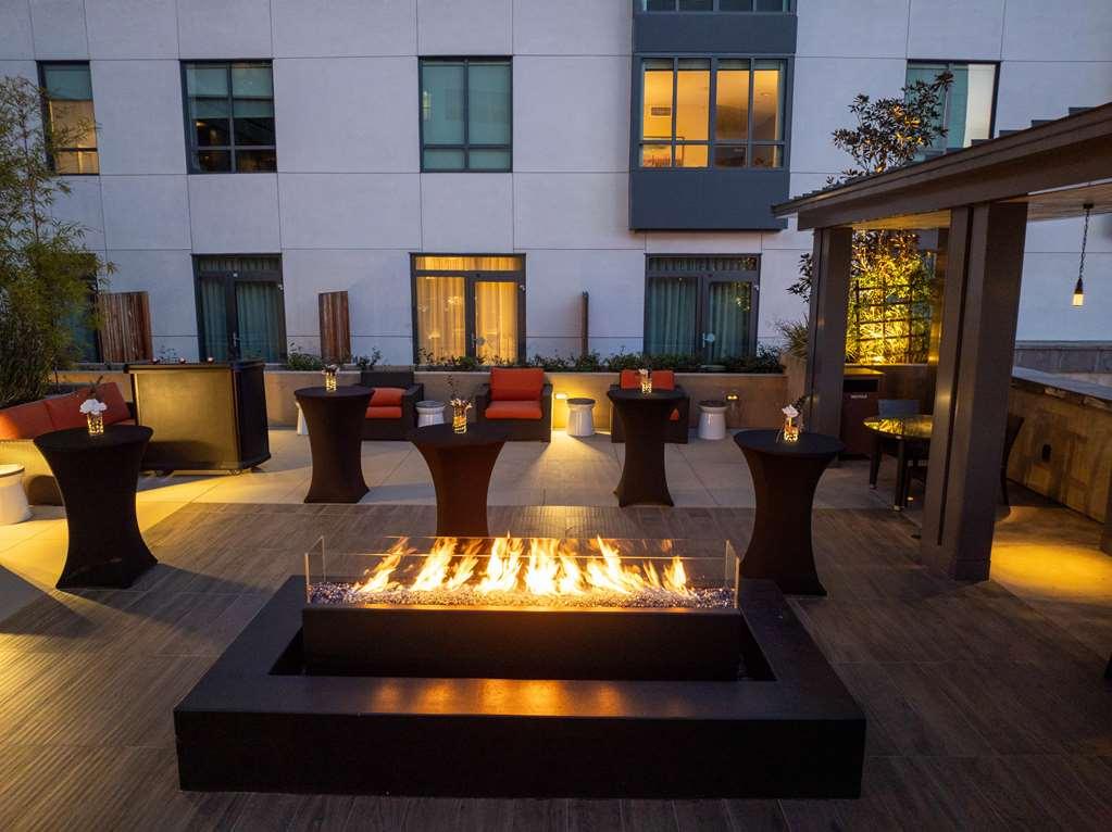 Hyatt Place Hotel 3*